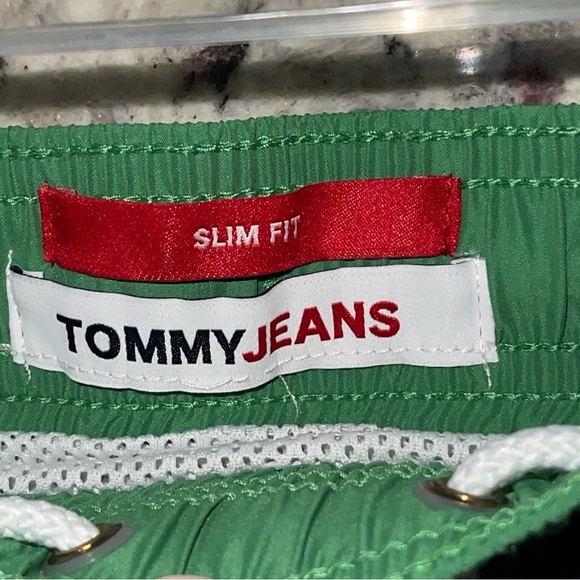 Tommy Hilfiger Jeans Slim Size Small 31” Swim Trunks Green Color Block Short - Picture 2 of 8